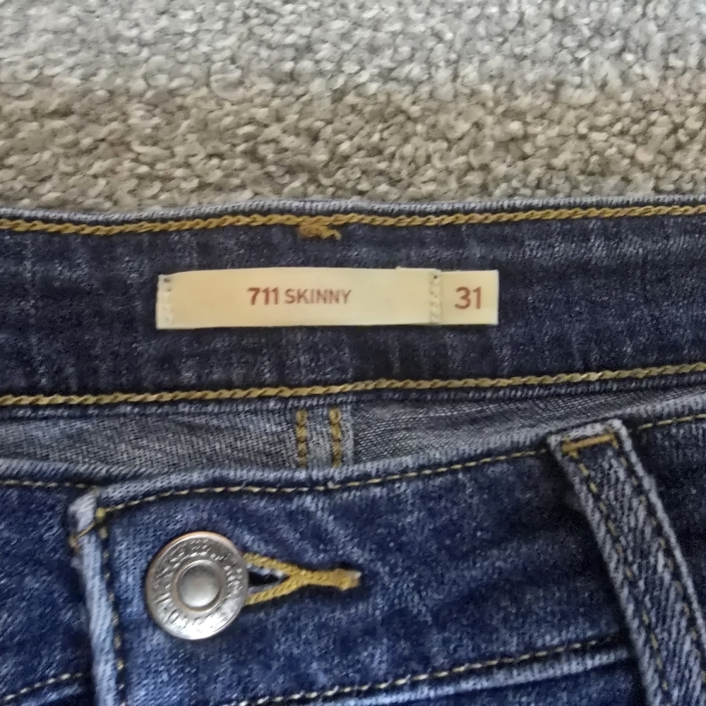 Levis Cut off Denim Shorts Waist Size 31 Raw Hem Medium/Dark Wash - Picture 3 of 9